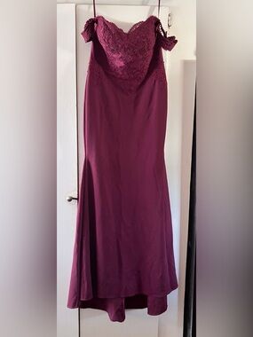 Elegant Wine-Colored Maxi Dress with Lace Detail